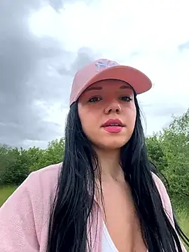 Snapshot of Vanesskaa chatting on 06/07/26, 12:42 Vanesskaa online show from 06/07/26, 12:42