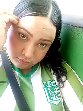 isaReyes online show from 10/26/25, 04:02