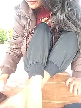 Snapshot of Linda_2k chatting on 02/24/25, 08:27 Linda 2k online show from 02/24/25, 08:27