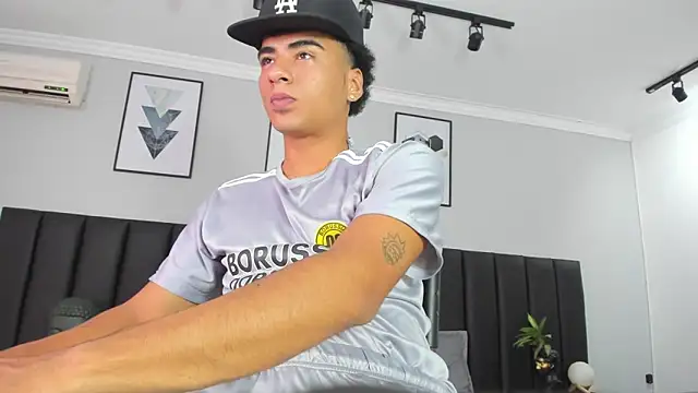 Snapshot of ANGEL_NICOLAS chatting on 01/11/25, 09:36 ANGEL NICOLAS online show from 01/11/25, 09:36