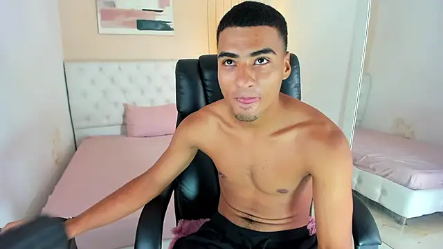 Snapshot of ANGEL_NICOLAS chatting on 12/17/25, 05:41 ANGEL NICOLAS online show from 12/17/25, 05:41