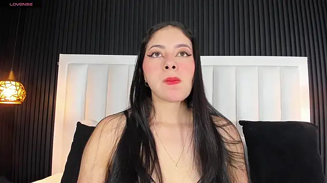 Snapshot of afrodytasky_ chatting on 11/25/25, 11:43 afrodytasky online show from 11/25/25, 11:43