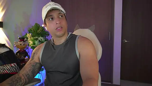 Snapshot of appolo_allen chatting on 09/26/25, 03:32 appolo allen online show from 09/26/25, 03:32