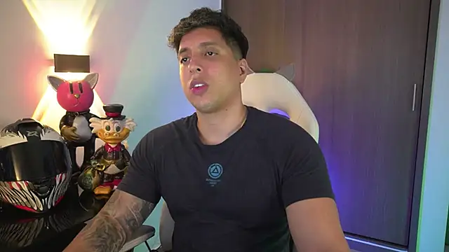 Snapshot of appolo_allen chatting on 10/08/25, 02:53 appolo allen online show from 10/08/25, 02:53