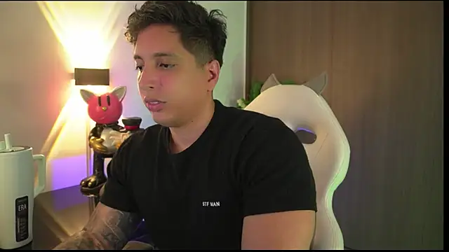 Snapshot of appolo_allen chatting on 10/13/25, 11:49 appolo allen online show from 10/13/25, 11:49