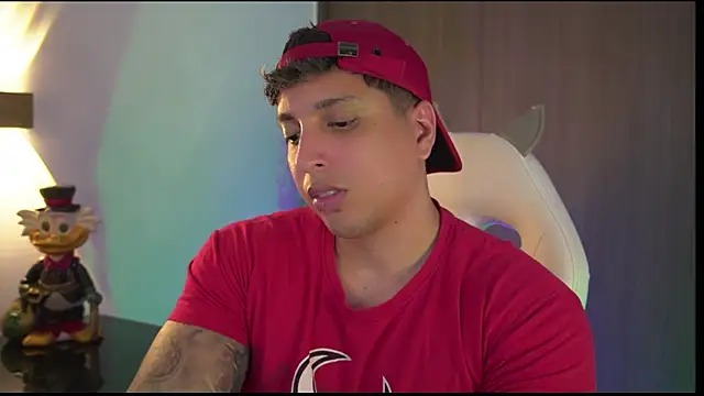 Snapshot of appolo_allen chatting on 10/27/25, 05:44 appolo allen online show from 10/27/25, 05:44