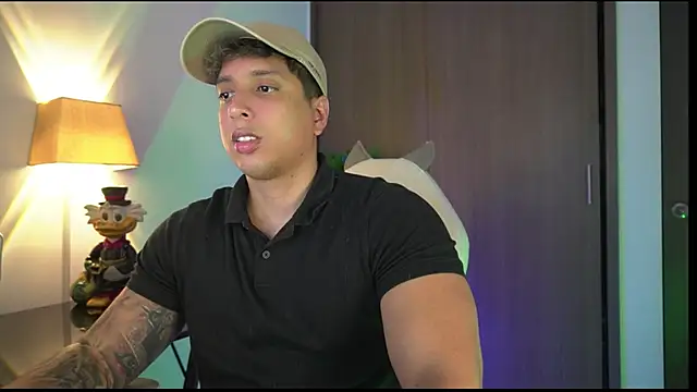 Snapshot of appolo_allen chatting on 11/04/25, 02:54 appolo allen online show from 11/04/25, 02:54