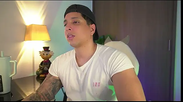 Snapshot of appolo_allen chatting on 11/07/25, 03:39 appolo allen online show from 11/07/25, 03:39