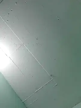 Snapshot of Luisf1267 chatting on 03/21/25, 04:17 Luisf1267 online show from 03/21/25, 04:17