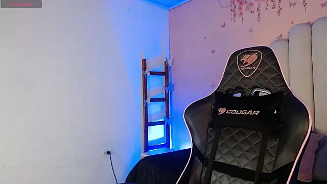 Snapshot of peyton_golden1 chatting on 09/21/25, 03:52 peyton golden1 online show from 09/21/25, 03:52