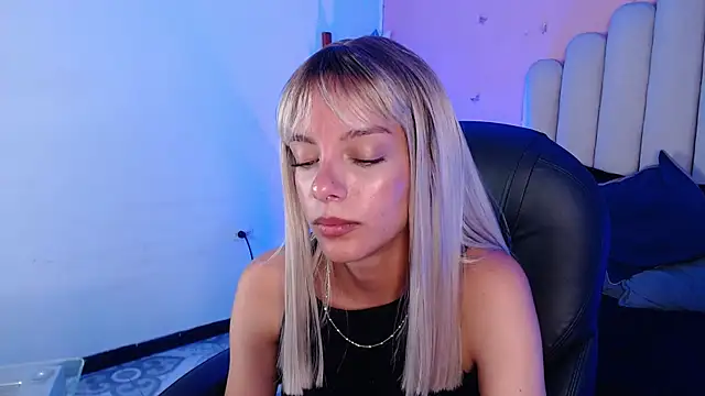 Snapshot of peyton_golden1 chatting on 09/29/25, 03:55 peyton golden1 online show from 09/29/25, 03:55