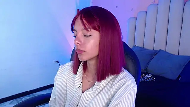 Snapshot of peyton_golden1 chatting on 10/04/25, 03:37 peyton golden1 online show from 10/04/25, 03:37