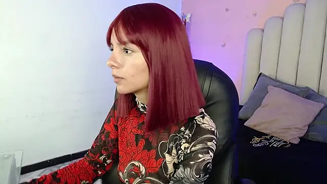 Snapshot of peyton_golden1 chatting on 10/10/25, 03:27 peyton golden1 online show from 10/10/25, 03:27