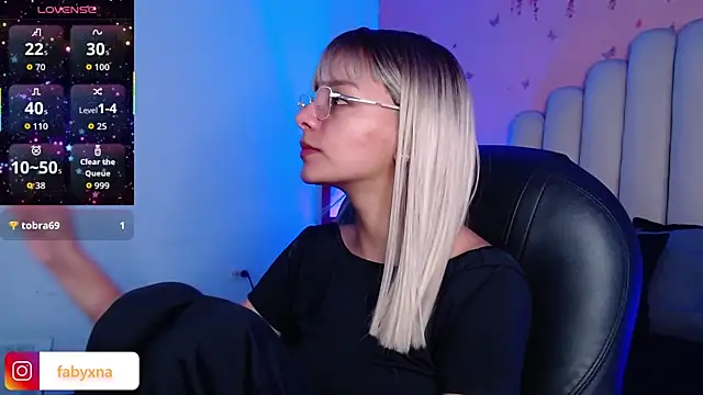 Snapshot of peyton_golden1 chatting on 10/14/25, 03:51 peyton golden1 online show from 10/14/25, 03:51