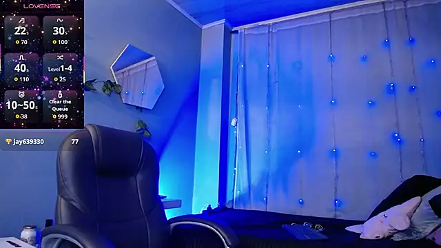 Snapshot of peyton_golden1 chatting on 11/01/25, 03:30 peyton golden1 online show from 11/01/25, 03:30