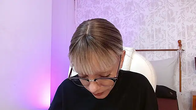 peyton golden1 online show from 12/02/25, 03:23