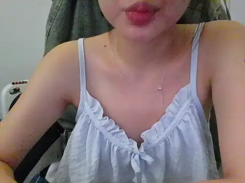 Yin-girl online show from 10/11/25, 11:36