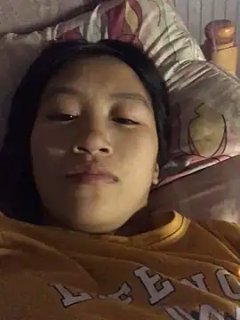 Snapshot of xotm chatting on 12/24/24, 02:33 xotm online show from 12/24/24, 02:33