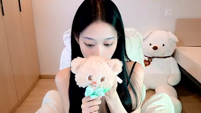 Snapshot of Xueb_J chatting on 09/22/25, 10:50 Xueb J online show from 09/22/25, 10:50