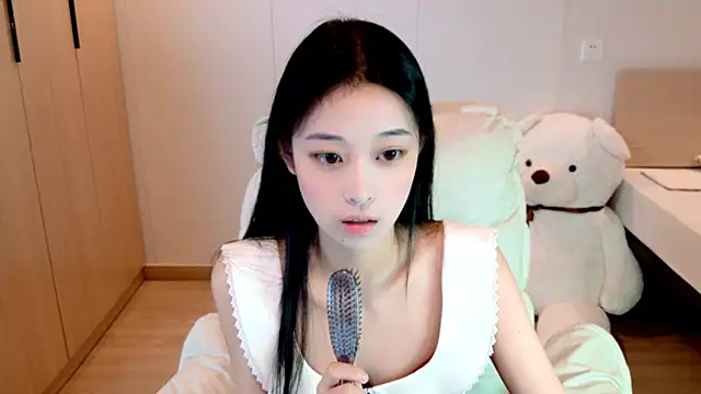 Snapshot of Xueb_J chatting on 11/16/25, 11:49 Xueb J online show from 11/16/25, 11:49