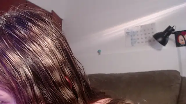 NEXT DOOR GIRL  online show from 11/05/25, 09:59