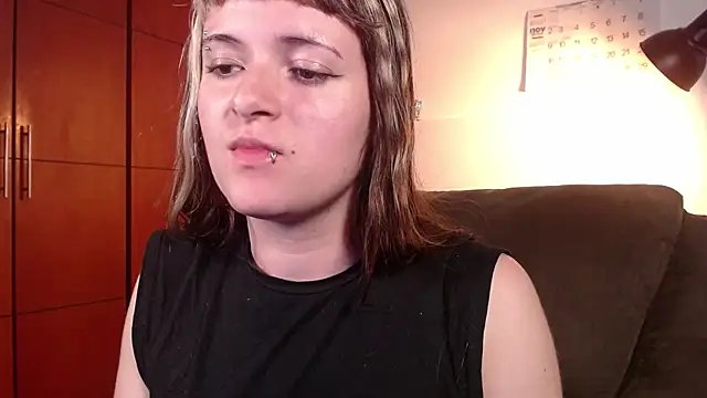 NEXT DOOR GIRL  online show from 11/06/25, 10:21