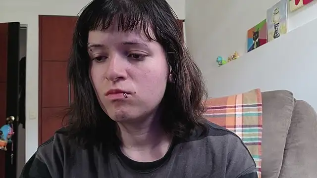 NEXT DOOR GIRL  online show from 05/17/26, 01:40
