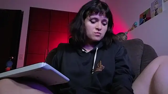 NEXT DOOR GIRL  online show from 05/27/26, 02:30
