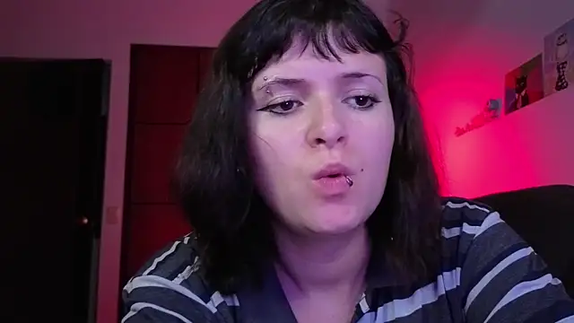 NEXT DOOR GIRL  online show from 05/28/26, 10:51