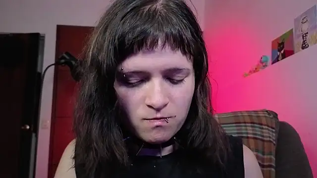 NEXT DOOR GIRL  online show from 06/06/26, 10:25