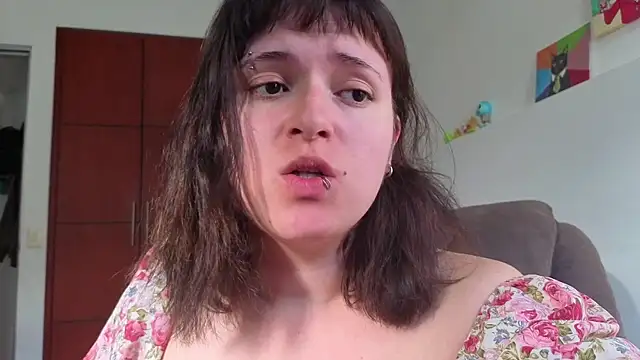 NEXT DOOR GIRL  online show from 06/25/26, 09:08