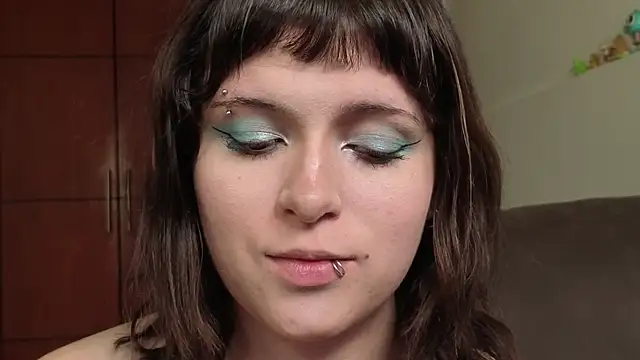 NEXT DOOR GIRL  online show from 07/04/26, 10:16