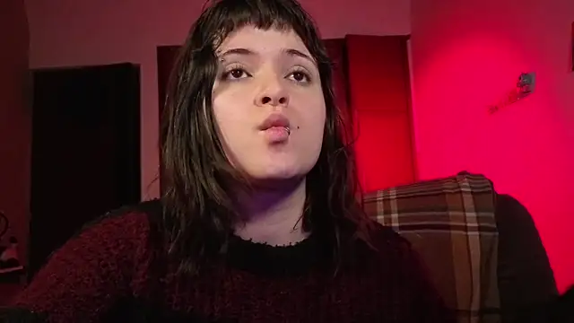 NEXT DOOR GIRL  online show from 07/05/26, 09:05