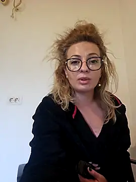 Selenna emma online show from 10/02/25, 01:40