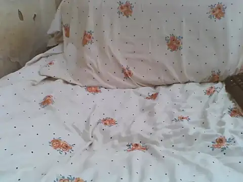 PRETTY-LIA online show from 05/17/26, 08:01