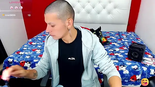  snopyy  online show from 01/21/25, 11:45