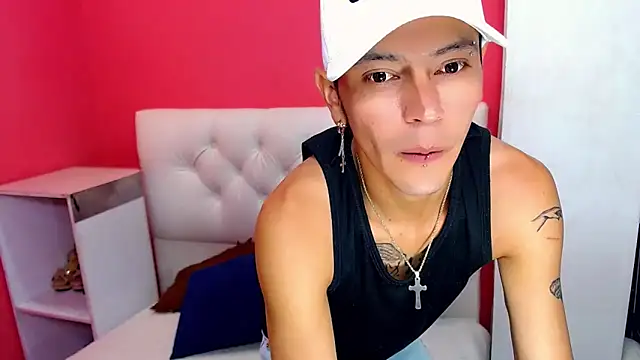  snopyy  online show from 02/18/25, 07:52