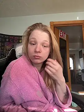 Daddyssllut online show from 03/21/25, 01:45