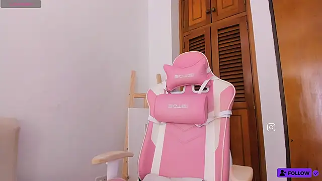 Caro martinezz online show from 05/07/26, 04:29