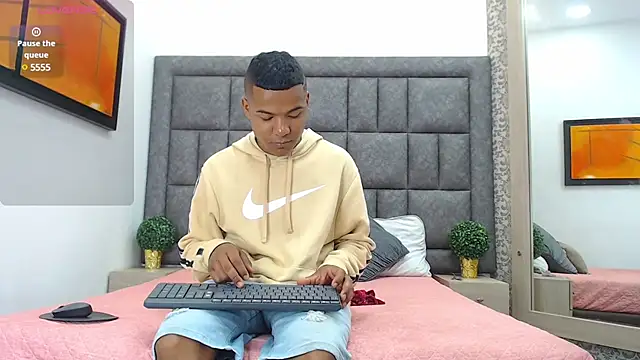 LiamsyAllison online show from 02/10/25, 02:37