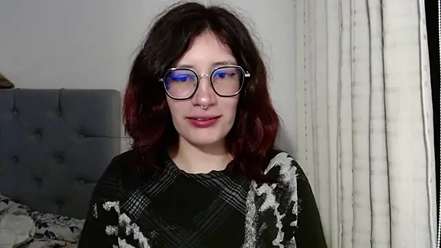 Snapshot of mariana124- chatting on 01/02/25, 06:18 mariana124- online show from 01/02/25, 06:18