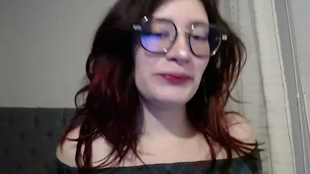 Snapshot of mariana124- chatting on 01/15/25, 07:34 mariana124- online show from 01/15/25, 07:34