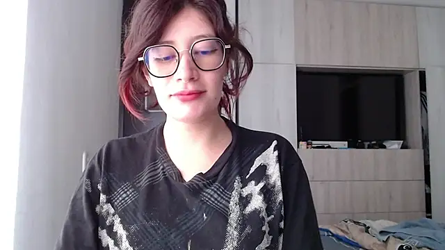 Snapshot of mariana124- chatting on 02/09/25, 01:25 mariana124- online show from 02/09/25, 01:25