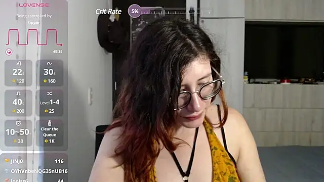 Snapshot of mariana124- chatting on 03/18/25, 09:32 mariana124- online show from 03/18/25, 09:32