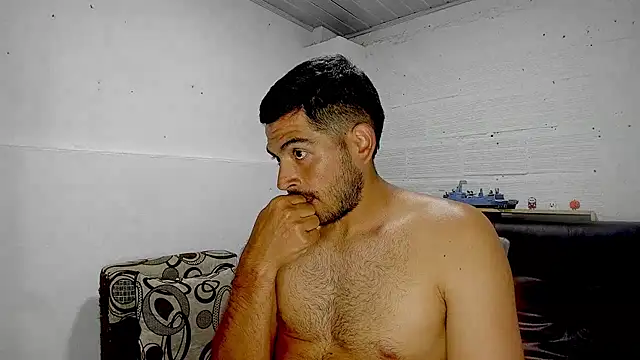 Snapshot of Himoreno25 chatting on 03/09/25, 06:06 Himoreno25 online show from 03/09/25, 06:06