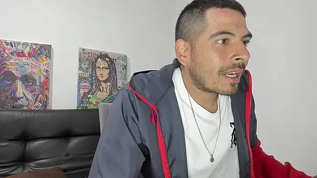 Snapshot of Himoreno25 chatting on 10/20/25, 08:42 Himoreno25 online show from 10/20/25, 08:42