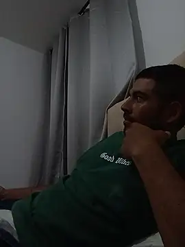 Snapshot of Himoreno25 chatting on 10/22/25, 01:17 Himoreno25 online show from 10/22/25, 01:17