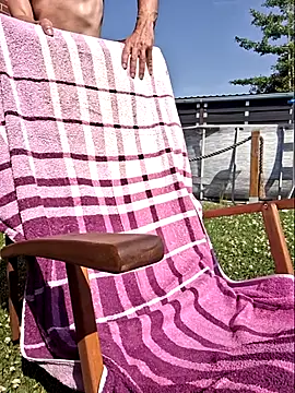 Snapshot of Slegde85 chatting on 06/27/26, 02:34 Slegde85 online show from 06/27/26, 02:34
