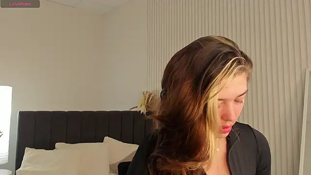 Vanessa Walters online show from 05/25/26, 03:34