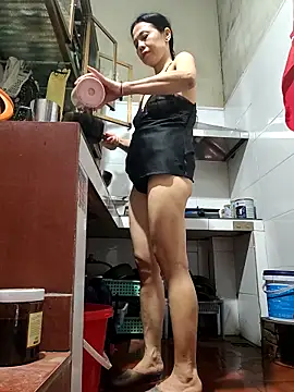 Tinease online show from 10/12/25, 12:59